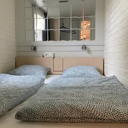 Mobilehome + *